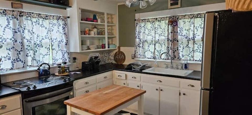 Fully equipped kitchen