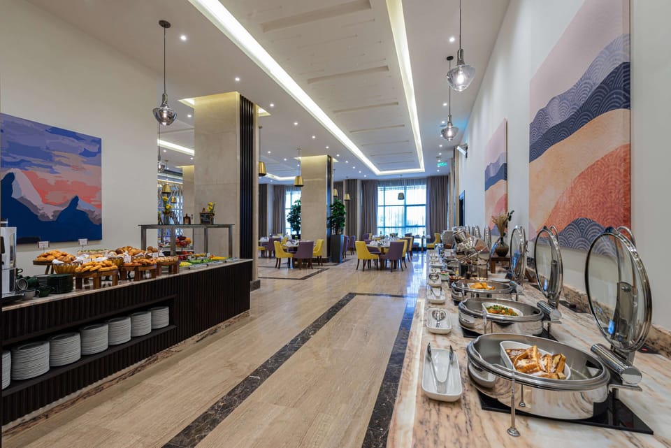 Daily buffet breakfast for a fee