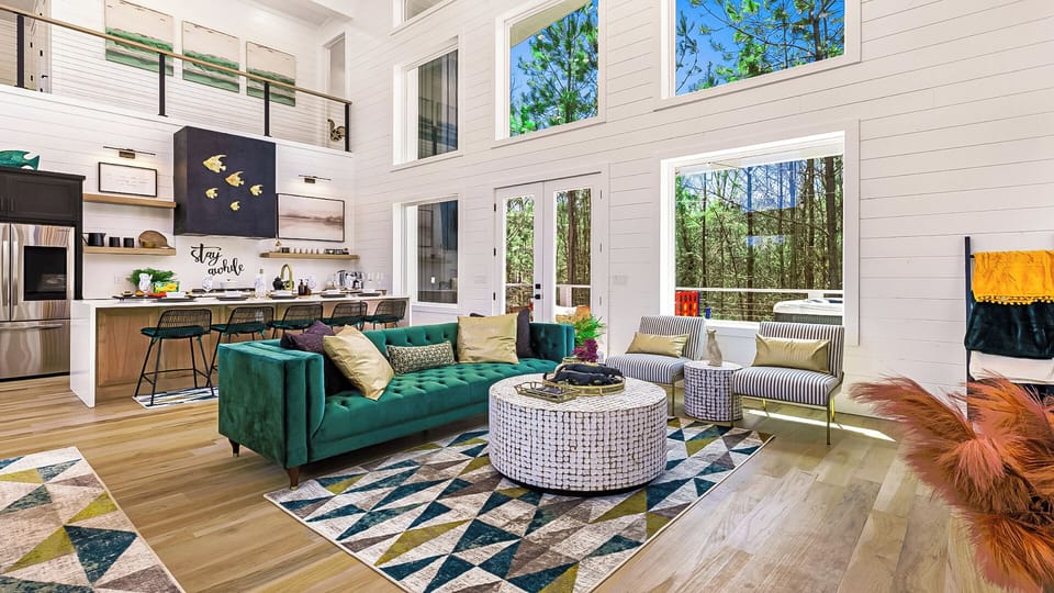 {LIVING AREA}