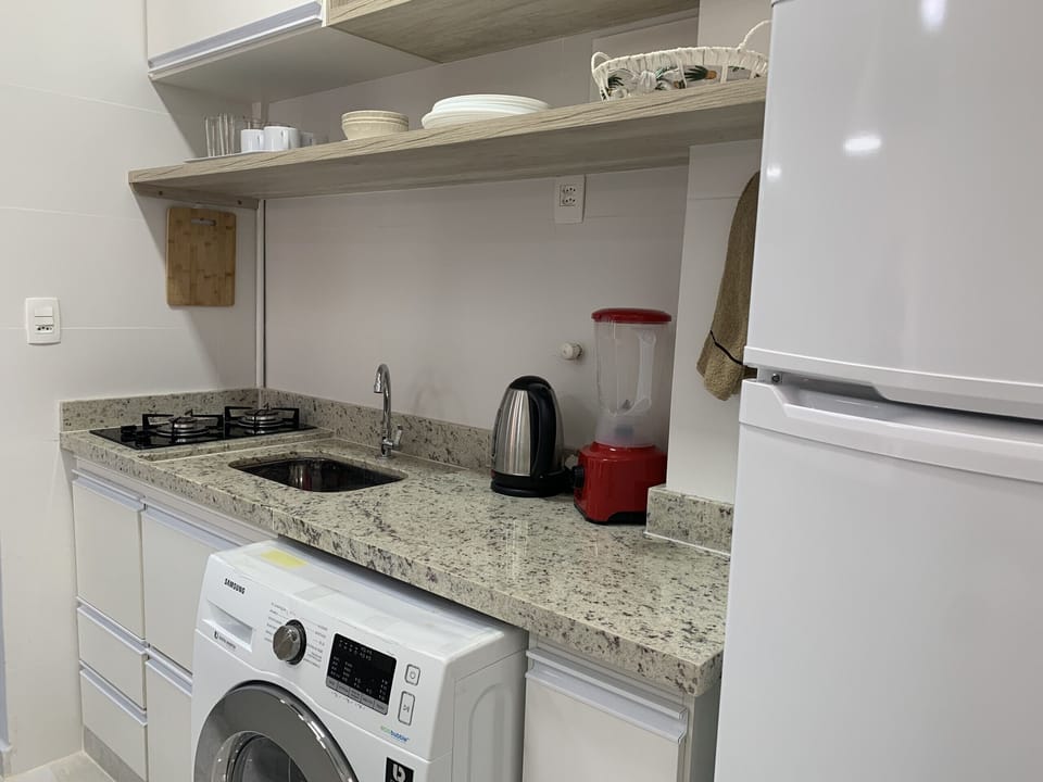 Full kitchen