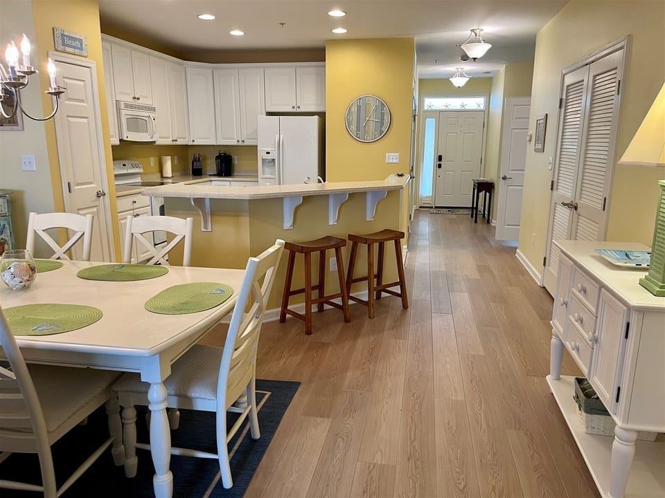Open Kitchen & Dining area
