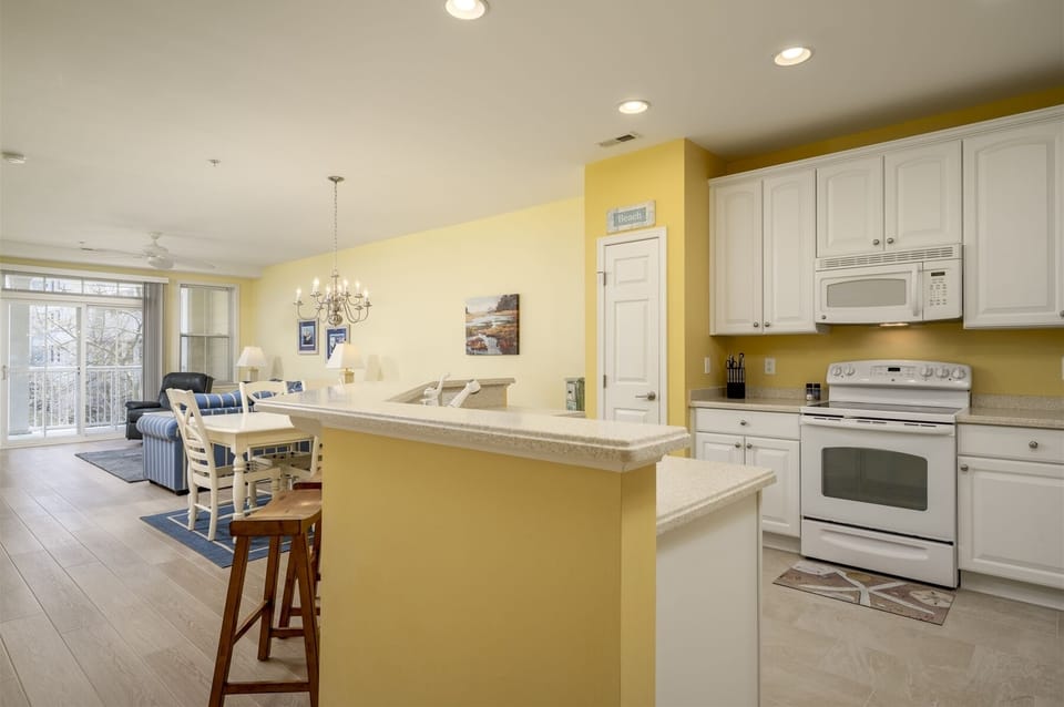 Bright Open & Spacious Kitchen