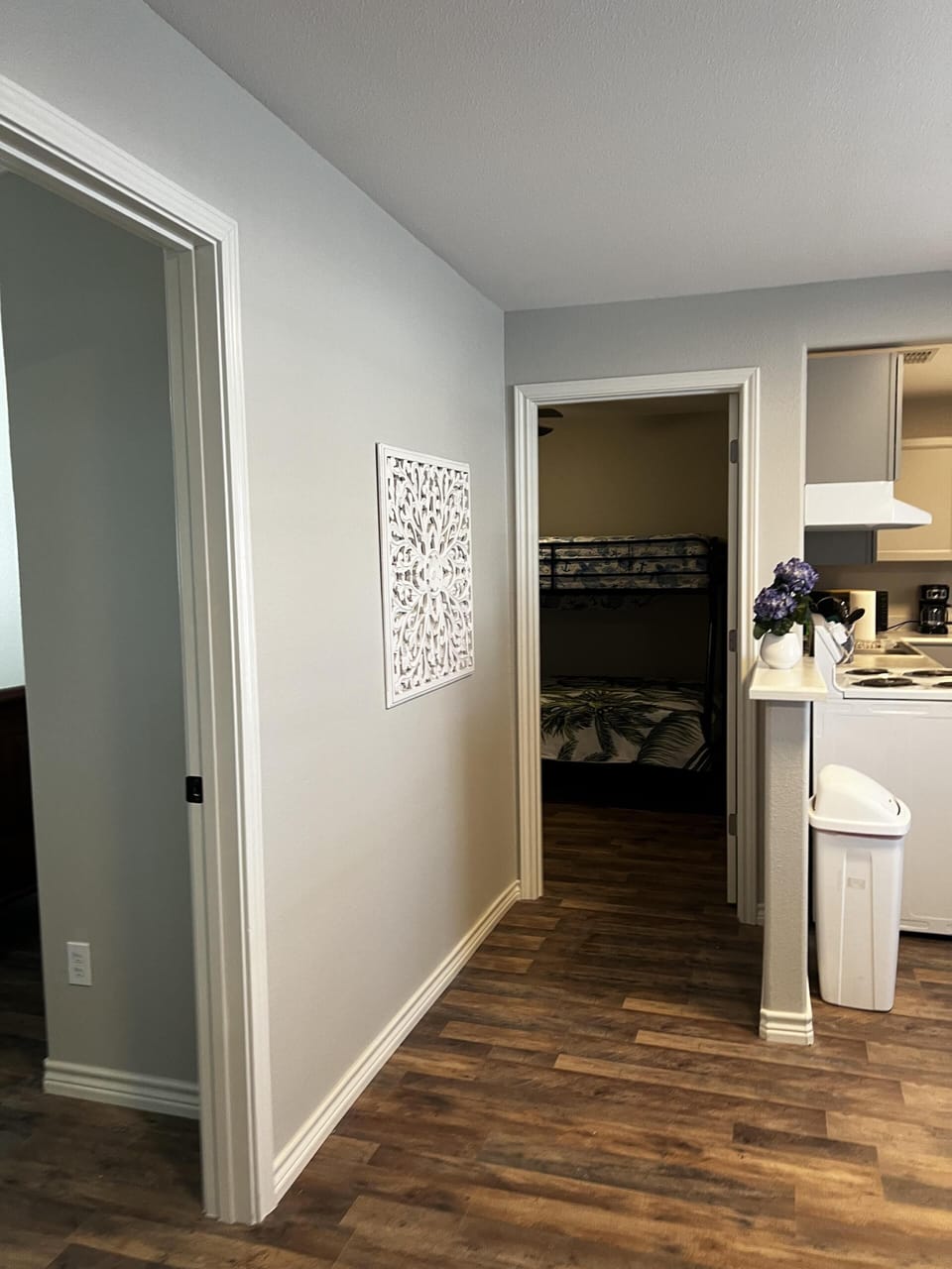 Hallway to 2rd bedroom and laundry room. 