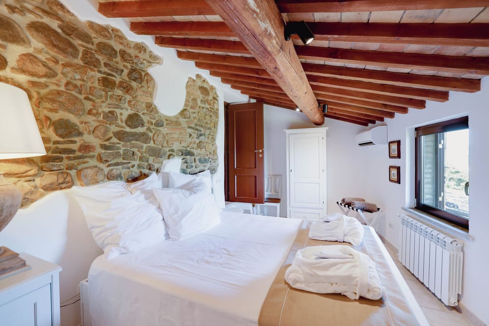 Villa Destino Italy Bedroom-3