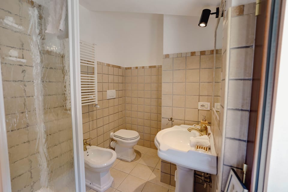 Villa Destino Italy Bathroom-1