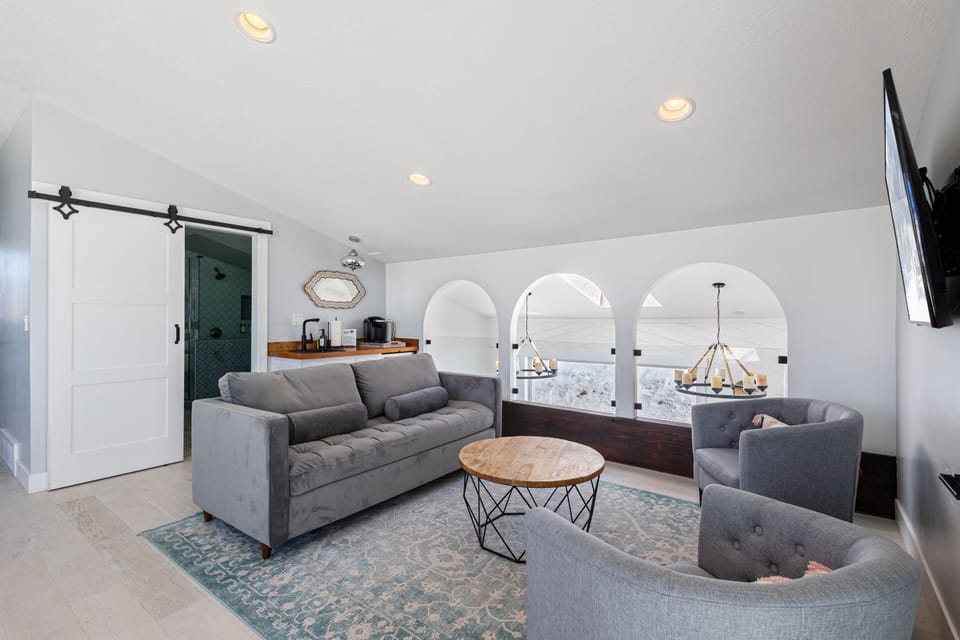 Private loft: Bedroom, sunroom, sauna, bath, kitchenette, Living area & balcony