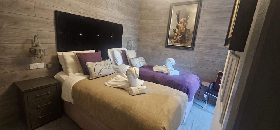 Double or Twin Room | In-room safe, iron/ironing board