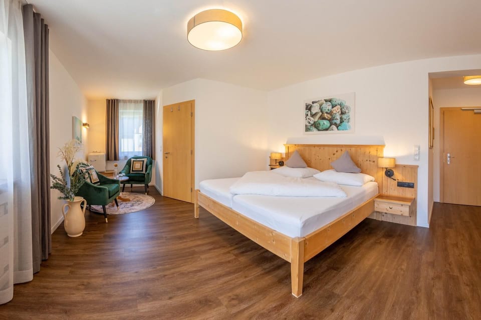 Superior Double Room, Mountain View | Individually furnished, soundproofing, free WiFi