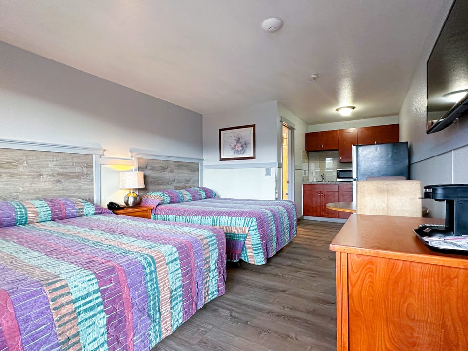 Standard Double or Twin Room, Non Smoking, Kitchenette | Free WiFi, bed sheets