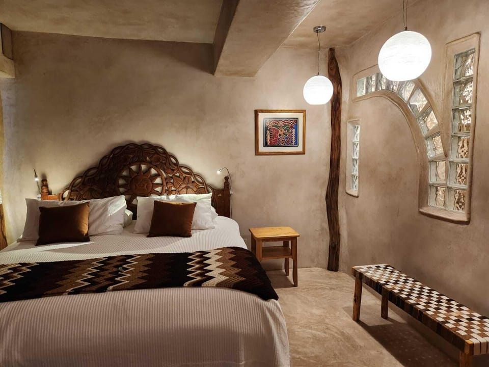 Signature Suite | Bathroom | Shower, rainfall showerhead, hair dryer, towels