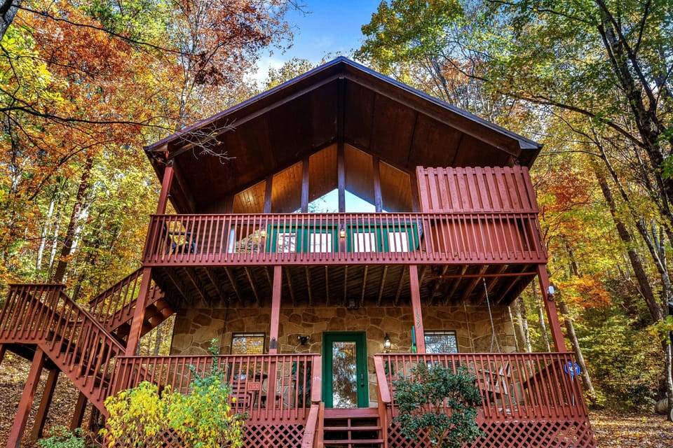 Wonderfully private in a gated resort and so close to Dollywood and P. Forge.