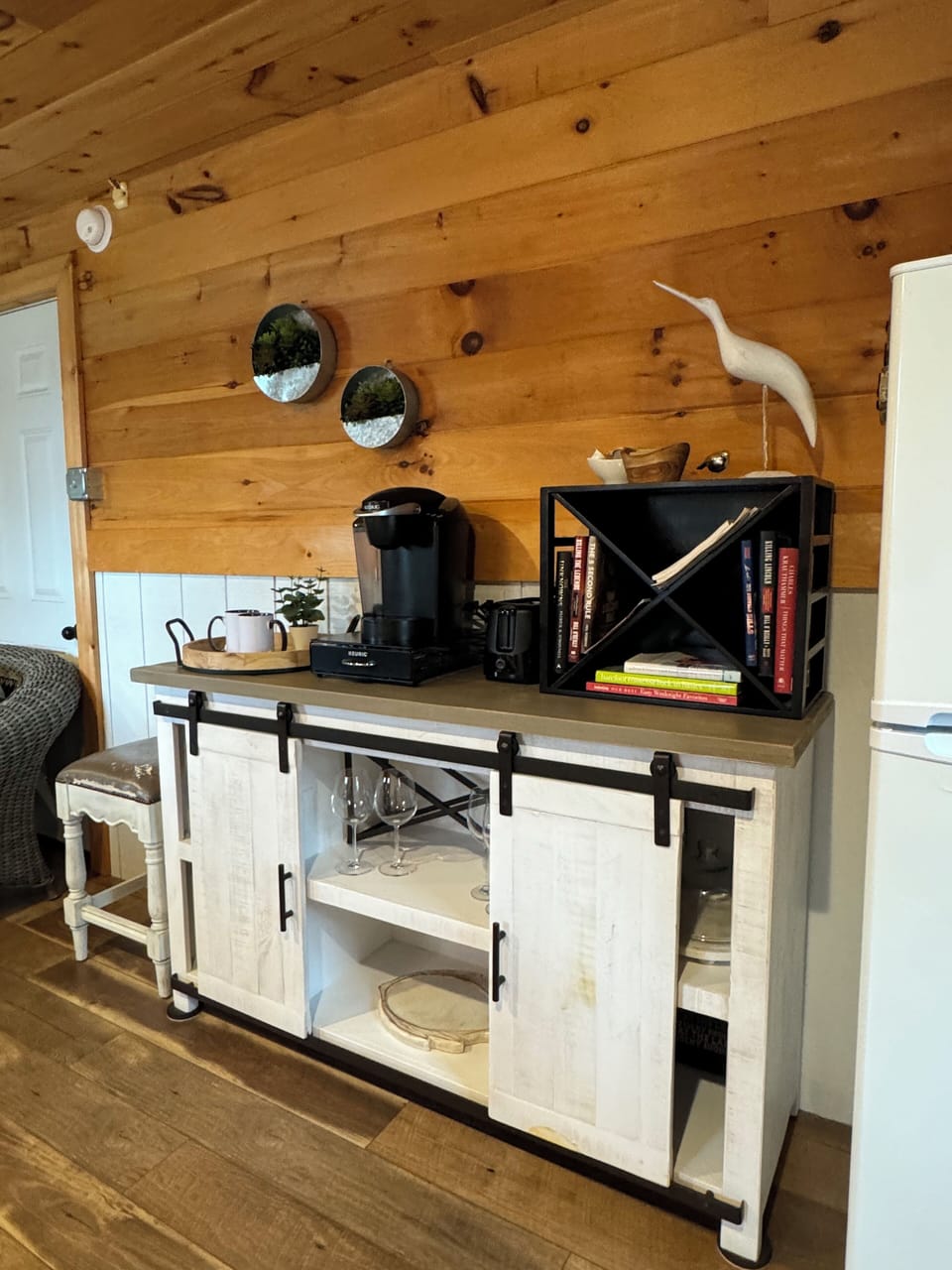 Coffee bar to start the morning with a few complementary K-cups.