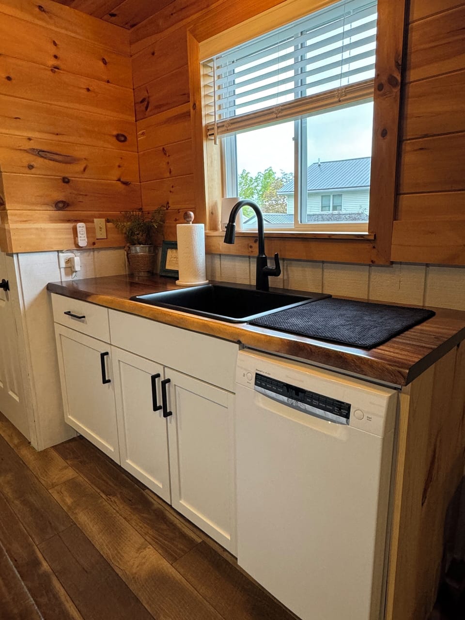 Washing dishes isn't bad overlooking the lake, or use your Bosch dishwater.