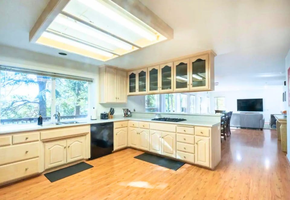 There's Plenty of Cabinet Space and the Open Layout Helps Everyone Feel Included