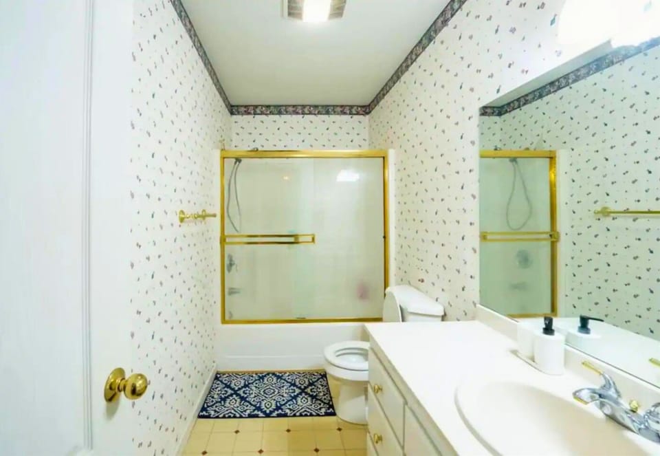 Shower/Tub combo with Glass Door