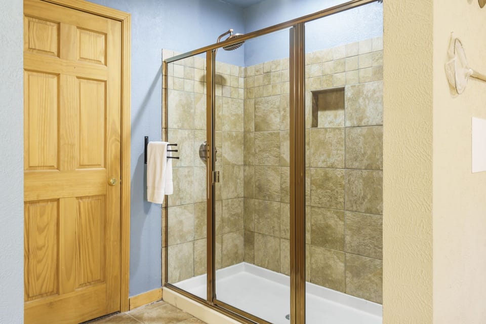 Upstairs Ensuite Bathroom Shower with Dual Shower Heads