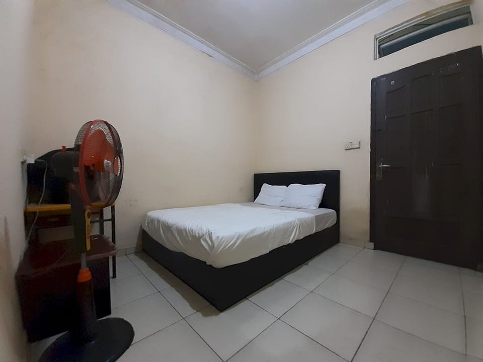 Basic Double Room | Bed sheets