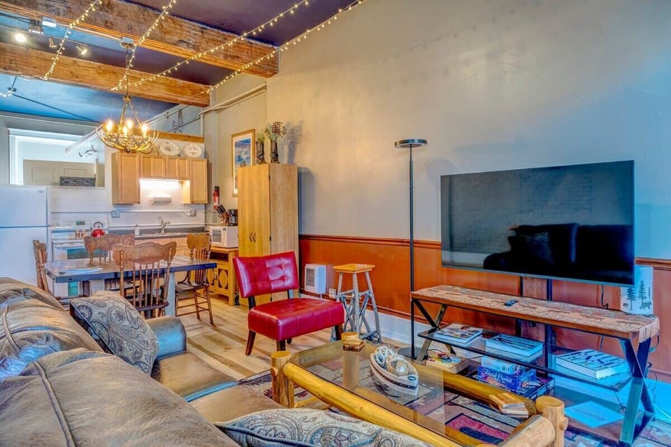 Open layout from the living room right into the spacious dining room and Kitchen!