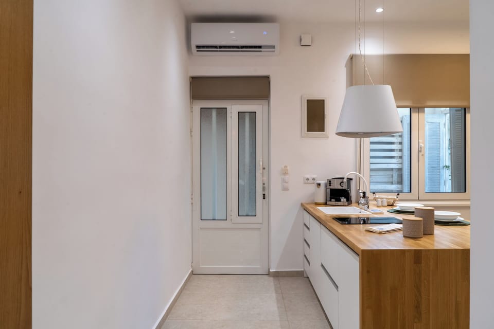 OAK TREE | Desk, iron/ironing board, free WiFi, bed sheets