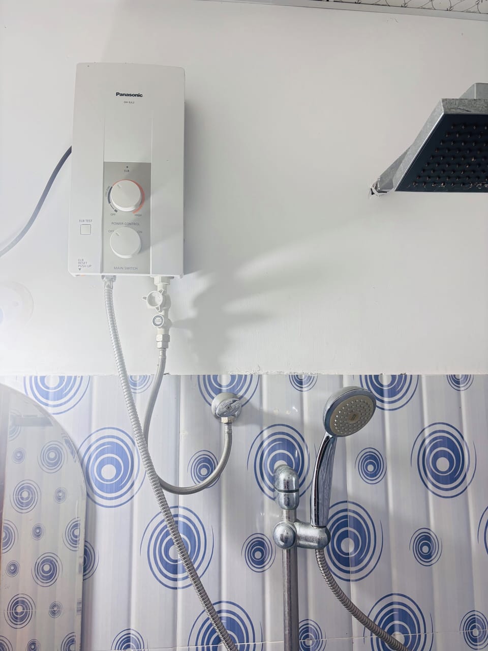 Family Villa, 2 Bedrooms, Air conditioning, Lake View | Bathroom | Rainfall showerhead, eco-friendly toiletries, hair dryer, slippers