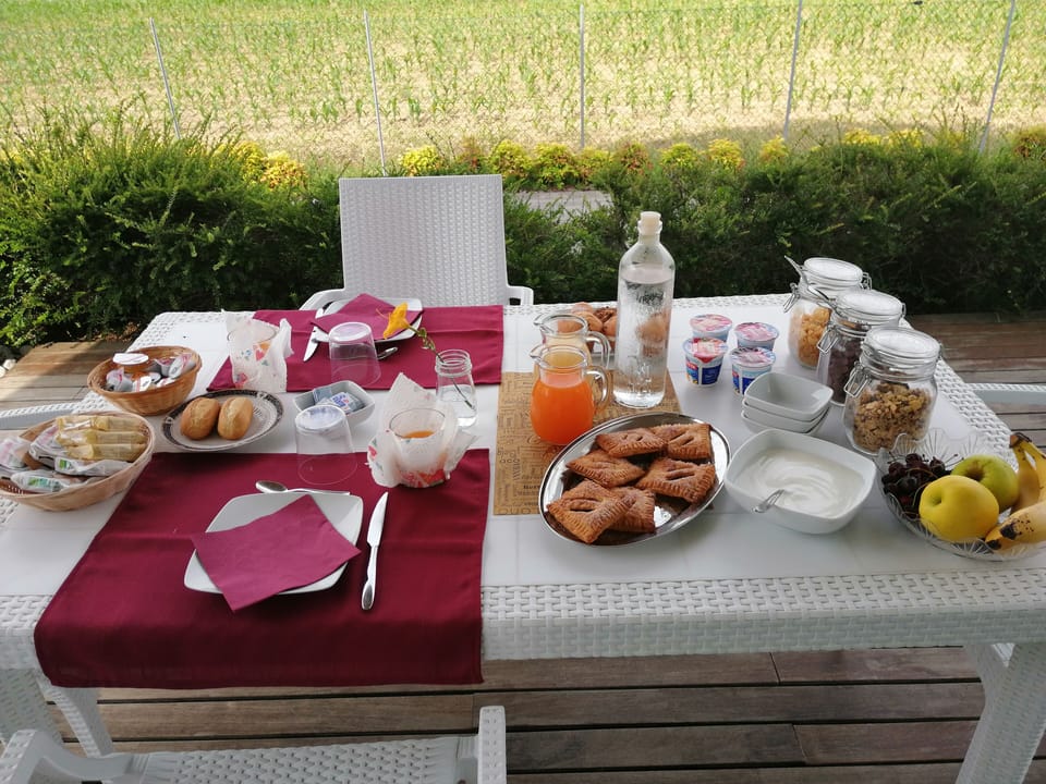 Daily continental breakfast for a fee