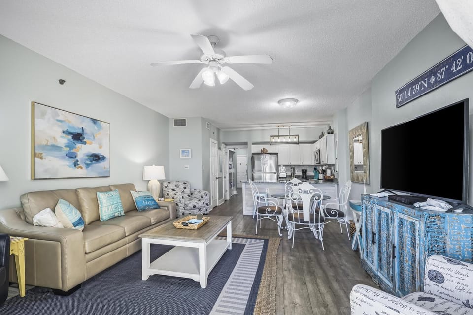 Tropic Isles 504 Living Area