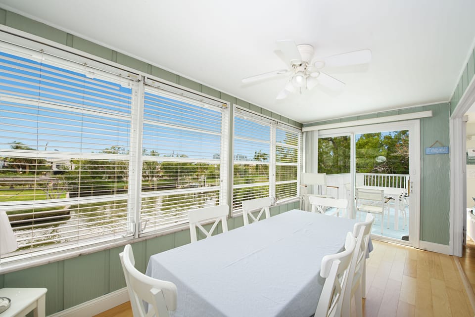 Enclosed lanai with dining