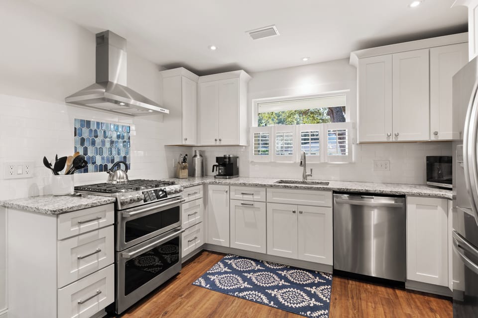 Tranquility - Updated with modern appliances