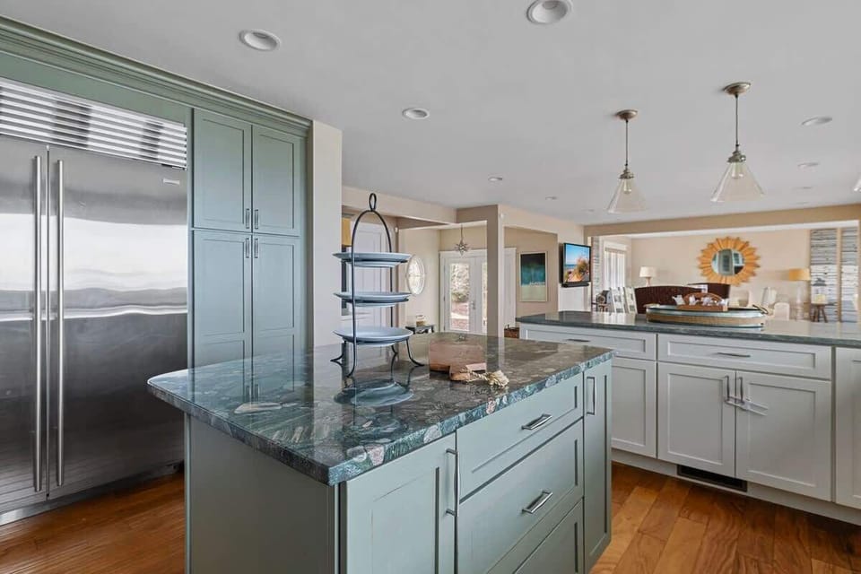 Gourmet vibes and lake views included.