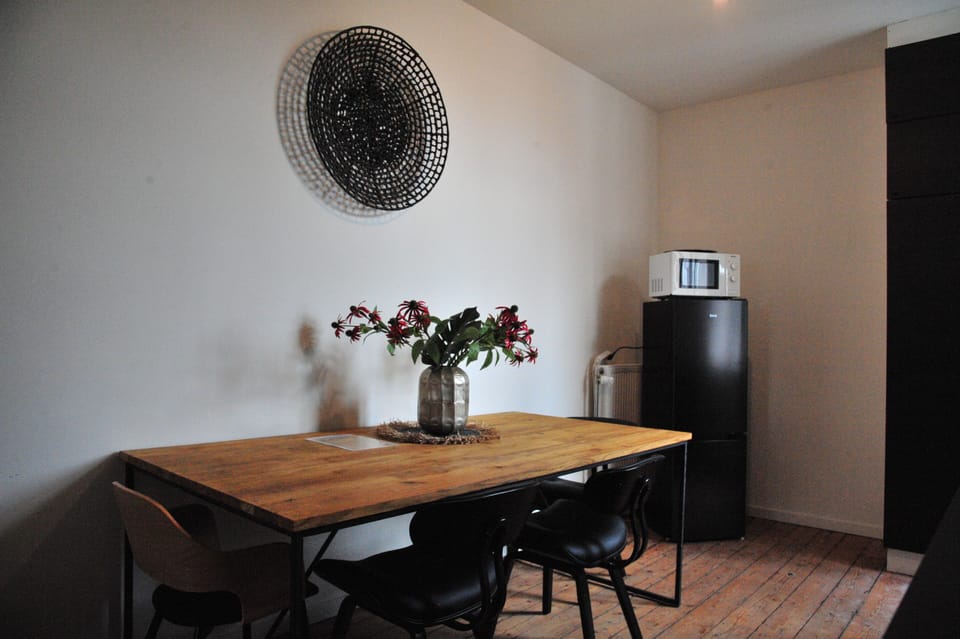 Family Apartment, Courtyard View | Living area | Smart TV, Netflix, streaming services