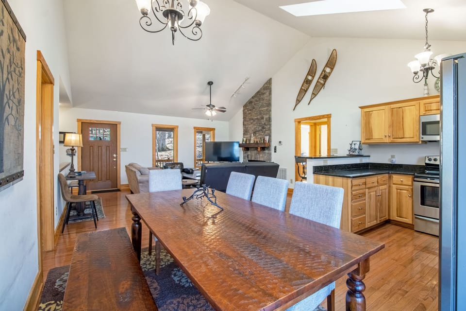 Dining area with seating for 8
