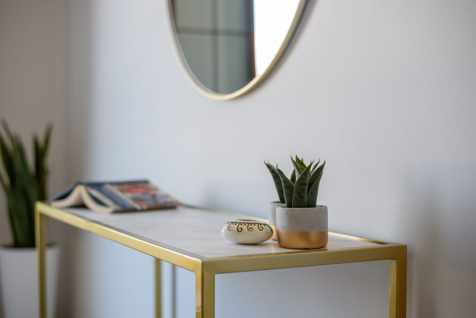 Comfort Apartment | Desk, blackout drapes, soundproofing, free WiFi