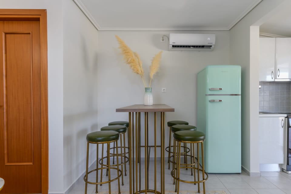 Comfort Apartment | Living area | Smart TV