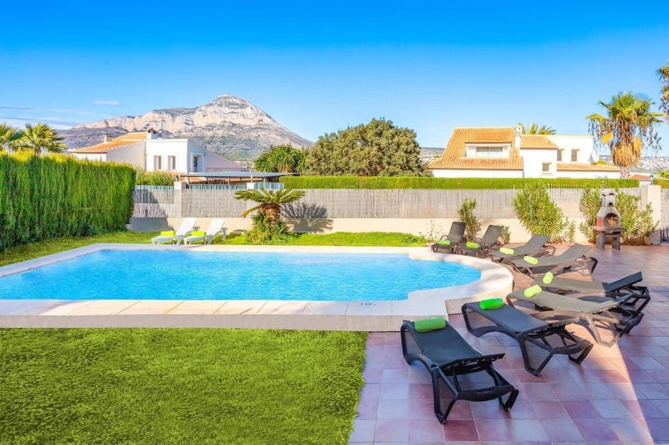 Villa Nogal image