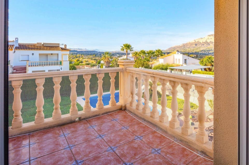 Villa Nogal image