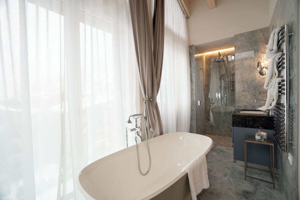 Etoile Penthouse Luxury Apartment Matterhorn View | Bathroom | Free toiletries, hair dryer, bathrobes, slippers