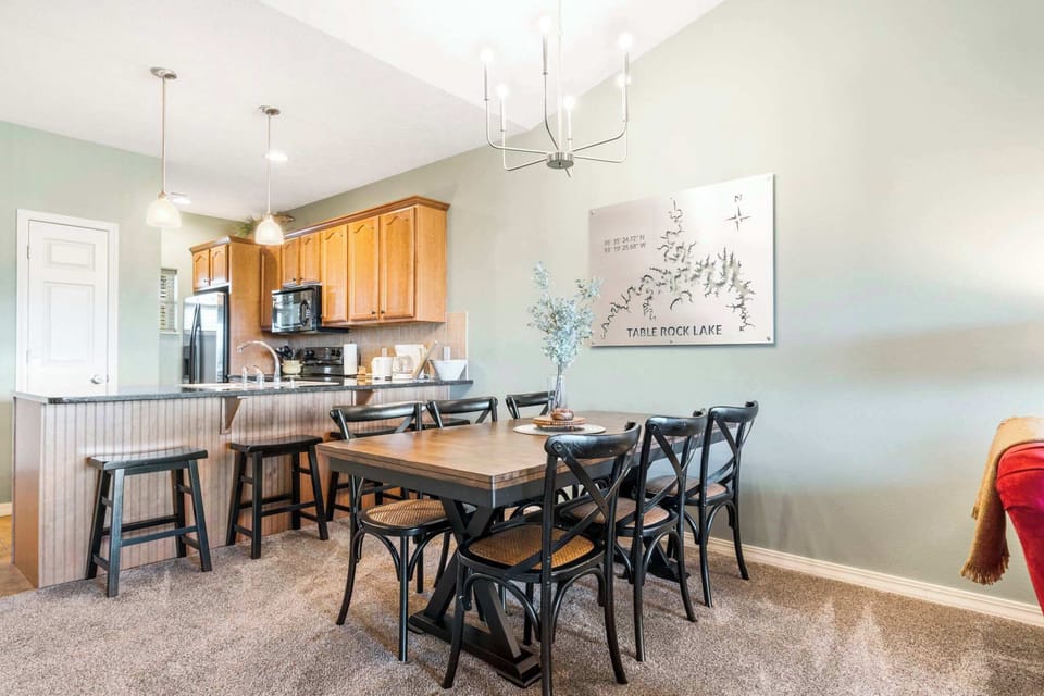 Condo, Multiple Beds, Balcony (Sunset Daydream) | Dining