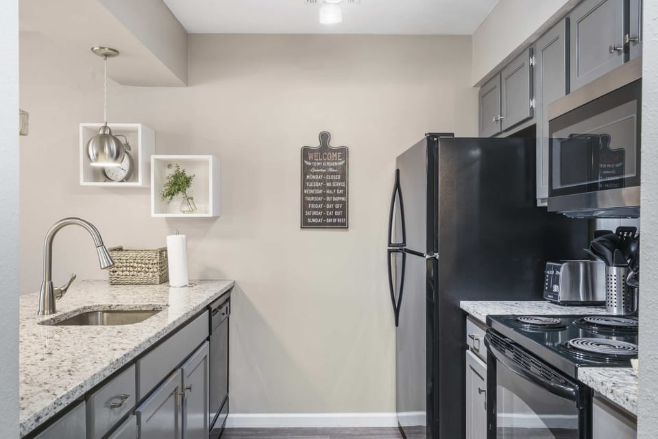 Condo, 1 King Bed with Sofa bed, Balcony, Golf View (Honey Hill) | Private kitchen | Coffee/tea maker