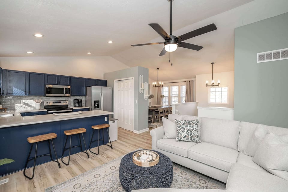 House, Multiple Beds, Balcony | Living area | TV