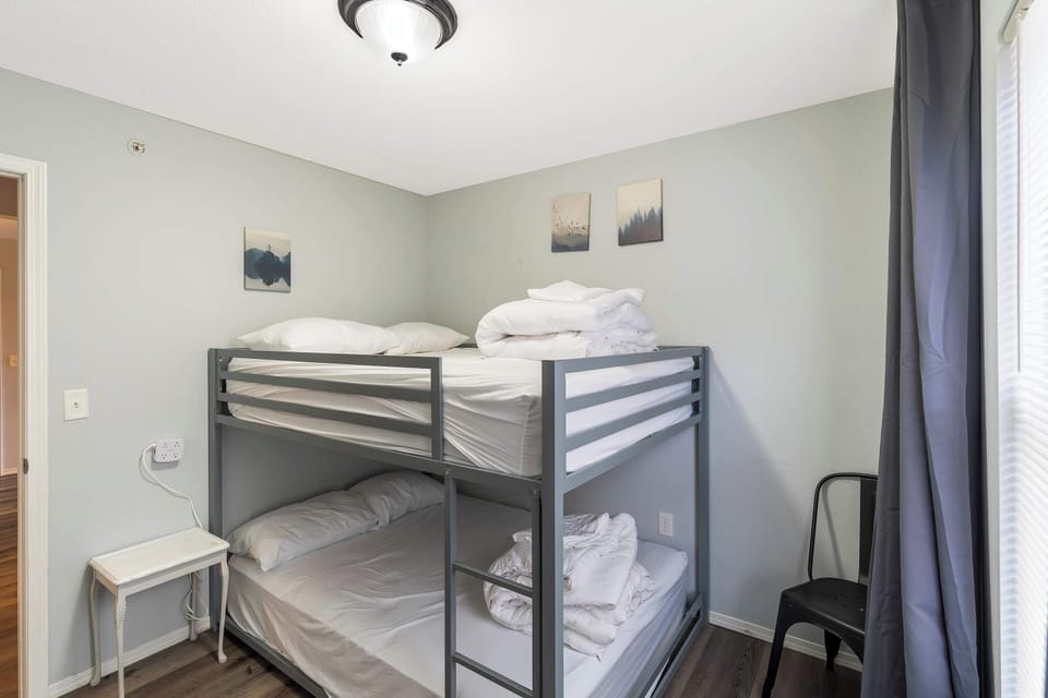 Condo, Multiple Beds, Patio, Garden View (Epic Branson Skyline Sunsets) | 3 bedrooms, individually decorated, individually furnished, free WiFi
