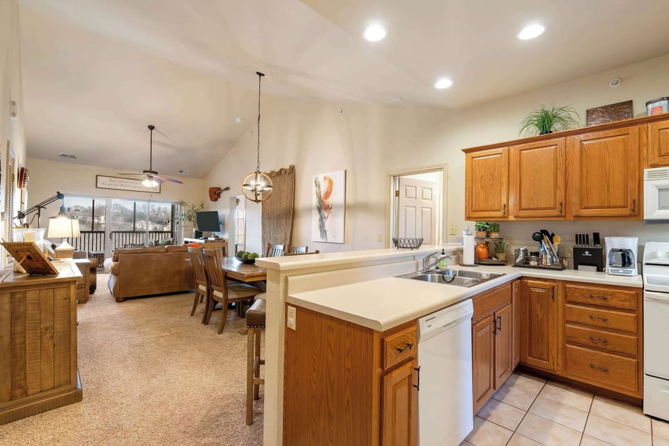 Condo, Multiple Beds, Kitchen, Golf View (Whippoorwill Woods) | Private kitchen | Coffee/tea maker