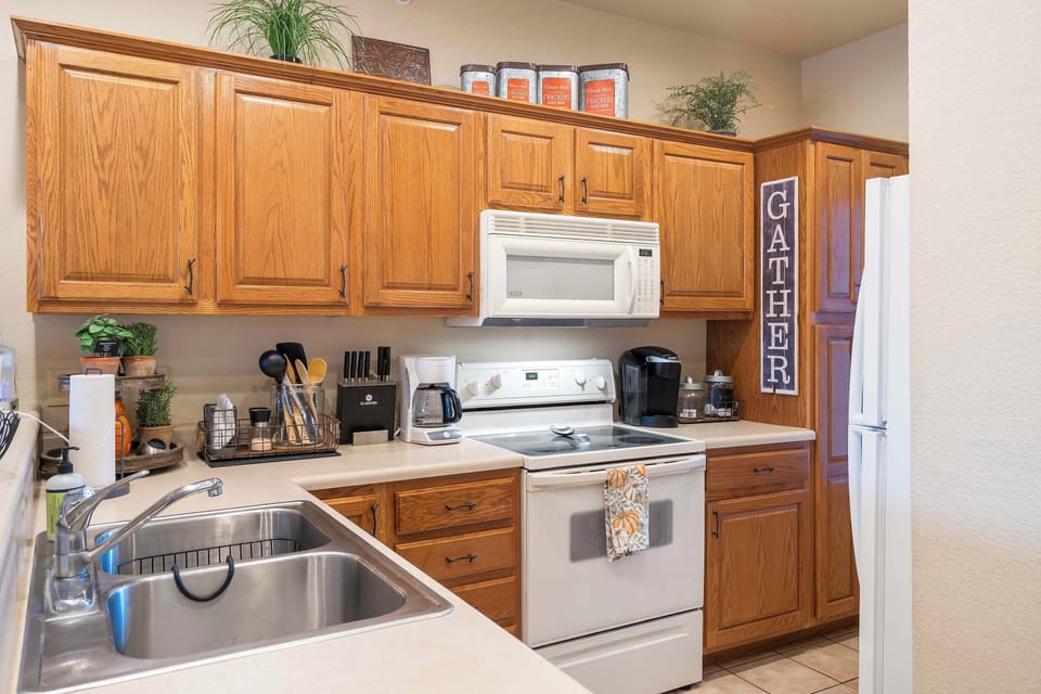 Condo, Multiple Beds, Kitchen, Golf View (Whippoorwill Woods) | Private kitchen | Coffee/tea maker