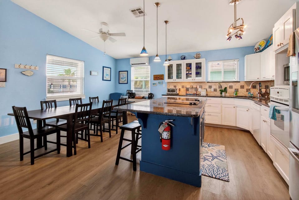 House, Multiple Beds, Patio, Garden View (The Salty Hippo) | Private kitchen | Fridge, microwave, oven, stovetop