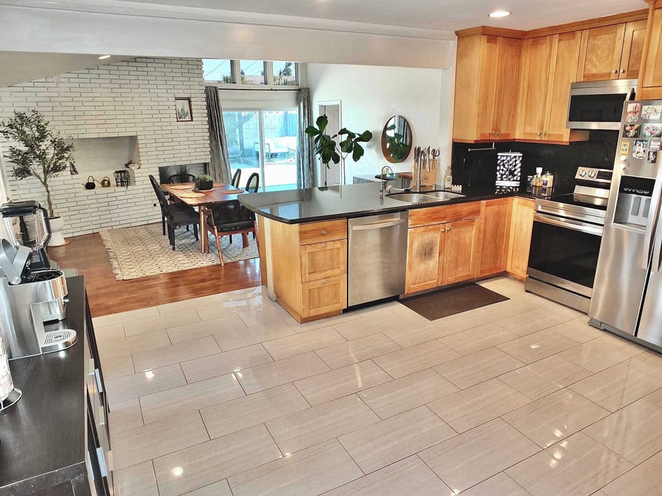 House, Multiple Beds, Patio, Garden View (Bellflower Breeze) | Private kitchen | Coffee/tea maker, fridge, microwave, oven