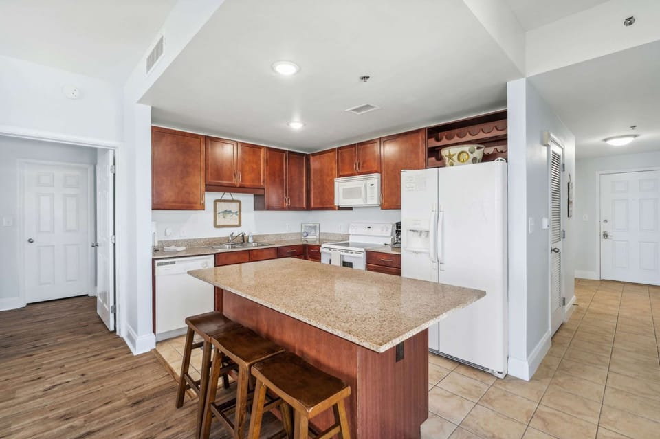 Condo, Multiple Beds, Balcony (Seaside Harmony) | Private kitchen | Fridge, microwave, oven, stovetop