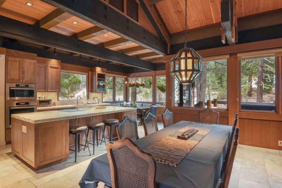 House, Multiple Beds, Patio, River View (Joy on the River) | Dining