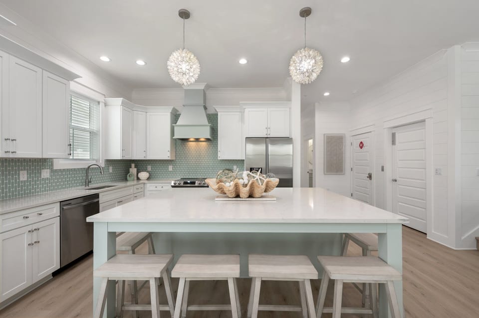 Make beach outings effortless for your family on Iris' beautiful quartz island!