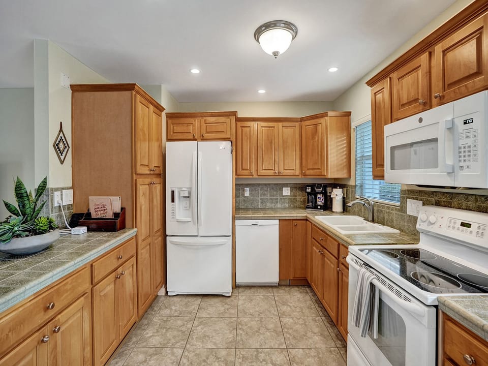 Fully stocked kitchen with everything you'll need to make your favorite meals