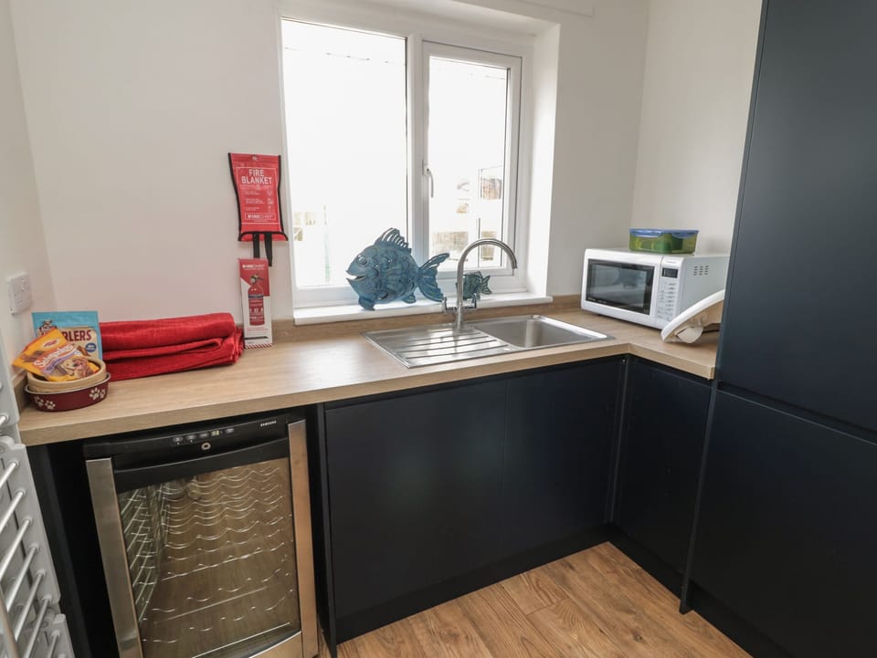 Fridge, dishwasher, electric kettle, toaster