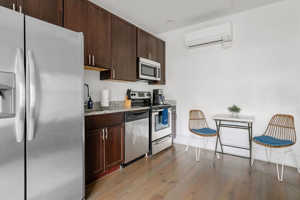 Breakfast Nook for 2